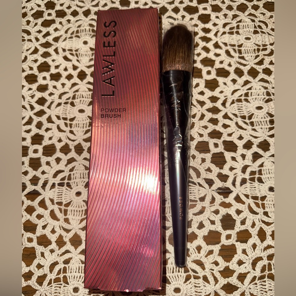 Lawless Powder Brush